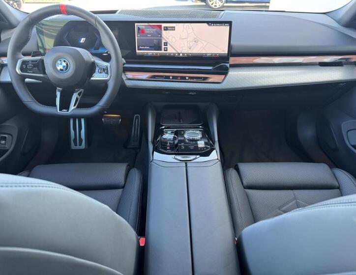 BMW i5 8