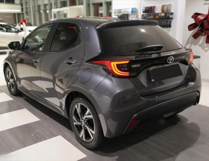 Toyota Yaris 4