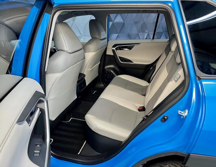 Toyota RAV4 12