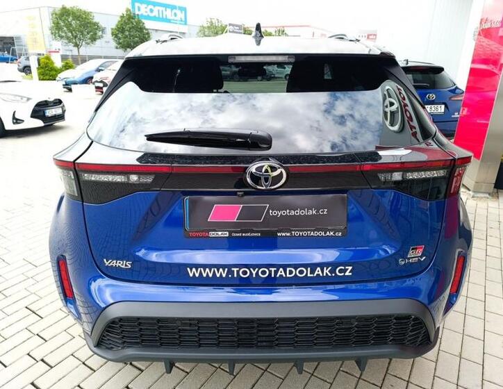 Toyota Yaris Cross 8
