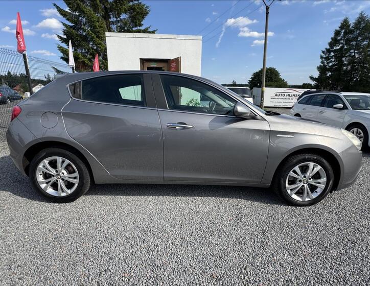Alfa Romeo Giulietta 8
