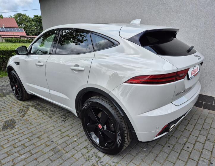 Jaguar E-Pace 4