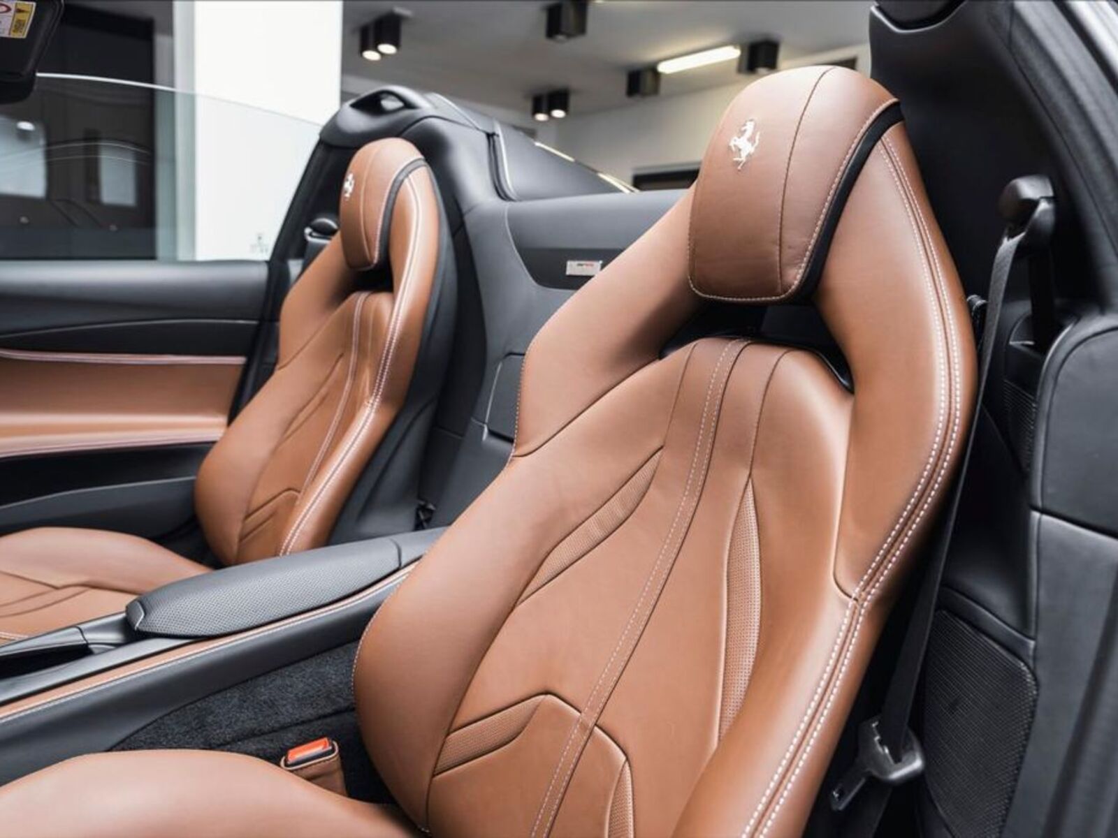 Ferrari 812 9