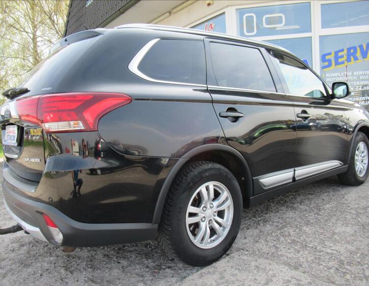 Mitsubishi Outlander 6