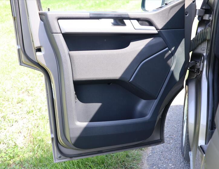 Volkswagen Multivan 11