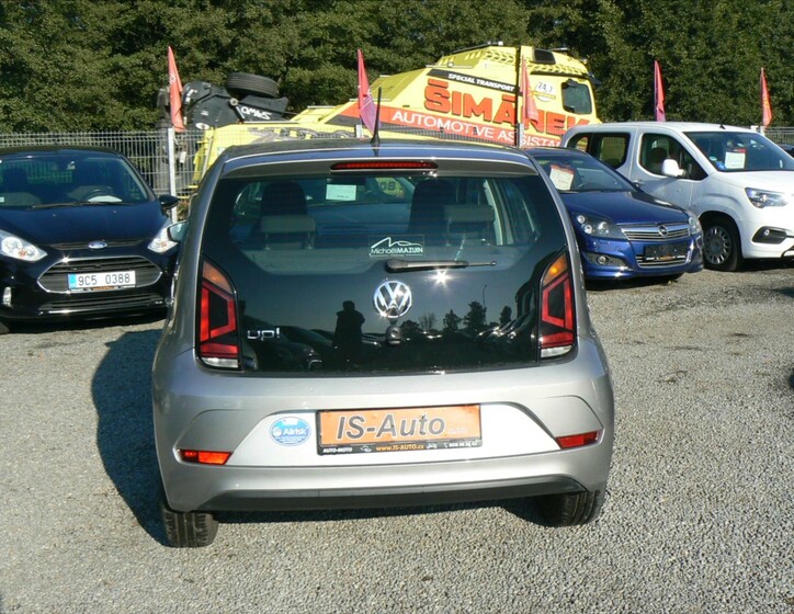 Volkswagen up! 6