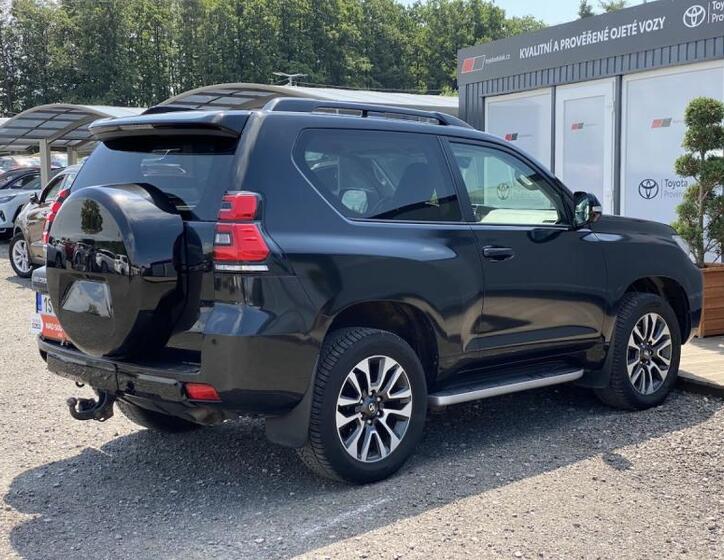 Toyota Land Cruiser 7
