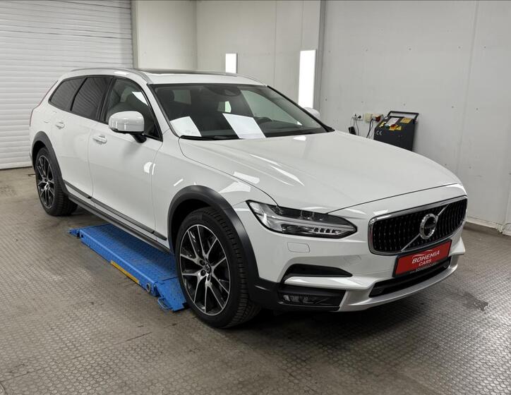 Volvo V90 1