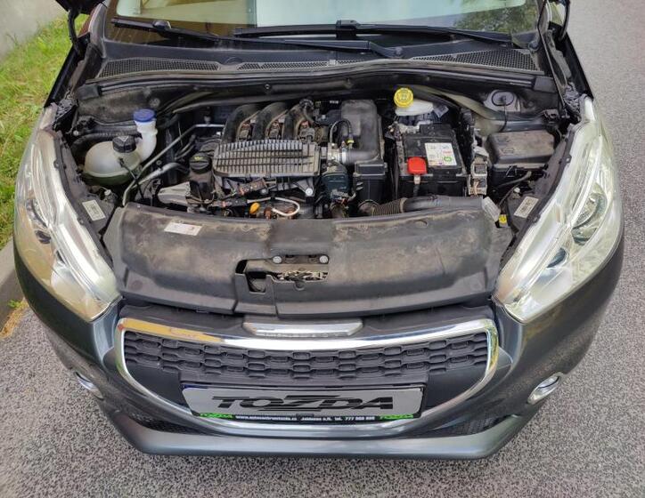 Peugeot 208 11