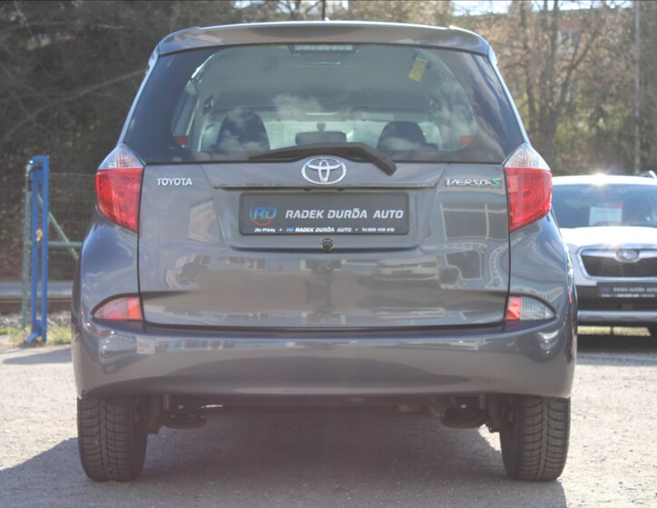 Toyota Verso 6