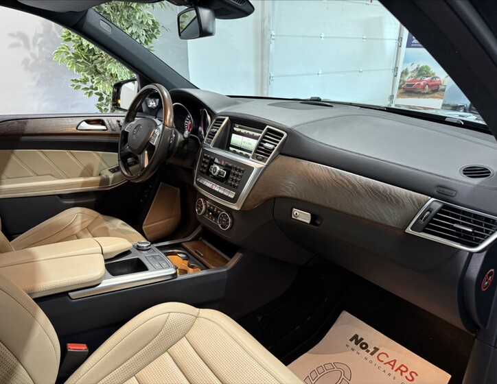 Mercedes-Benz GL 17