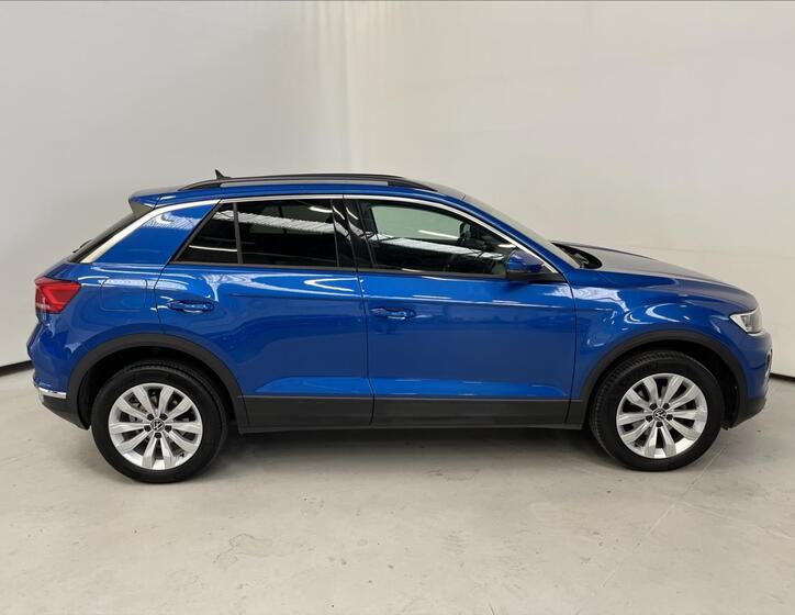 Volkswagen T-Roc 3