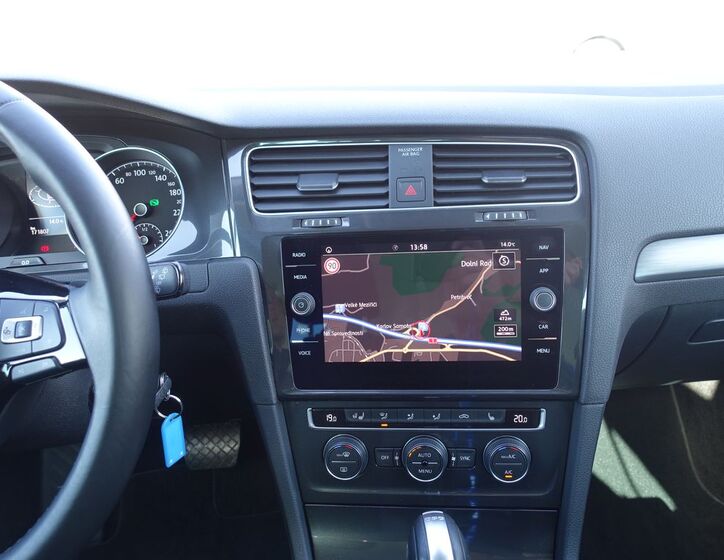 Volkswagen Golf 11