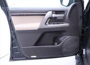 Toyota Land Cruiser 11