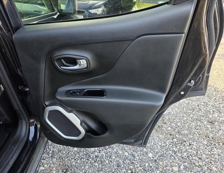 Jeep Renegade 27
