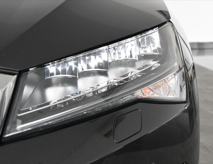 Škoda Superb 32