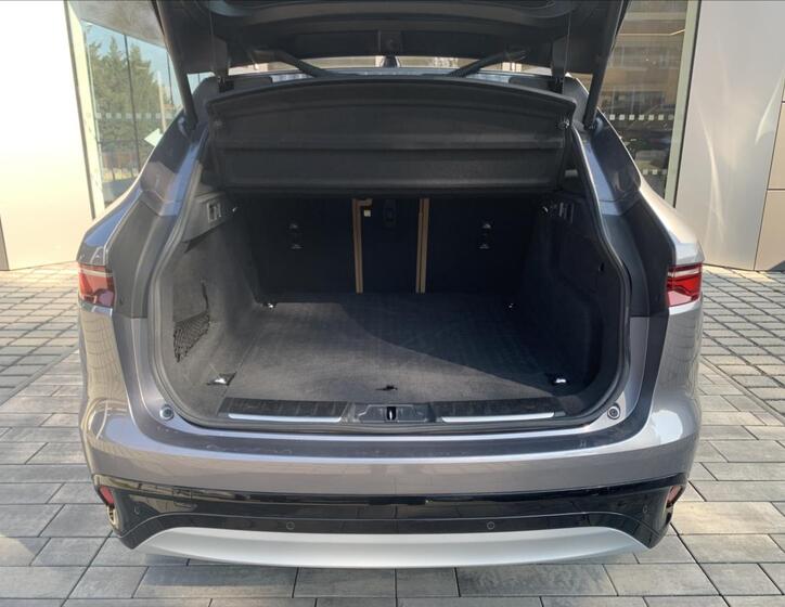 Jaguar F-Pace 10