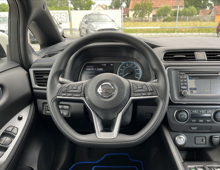 Nissan Leaf 25