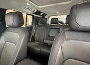 Land Rover Defender 7