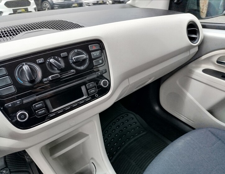 Volkswagen up! 19