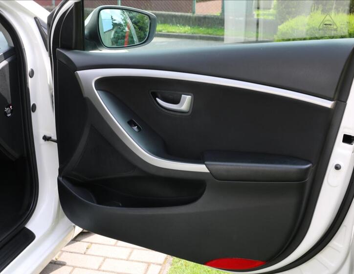 Hyundai i30 28