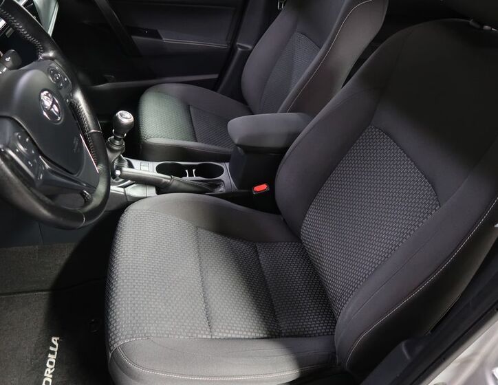 Toyota Corolla 9