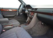 Mercedes-Benz 124 22