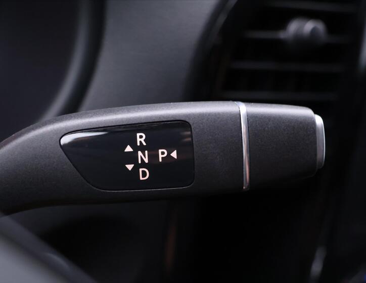 Mercedes-Benz Vito 25