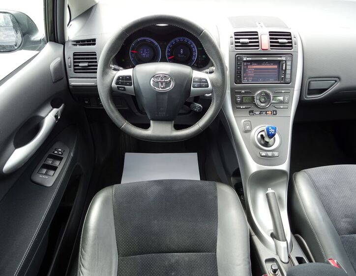 Toyota Auris 7