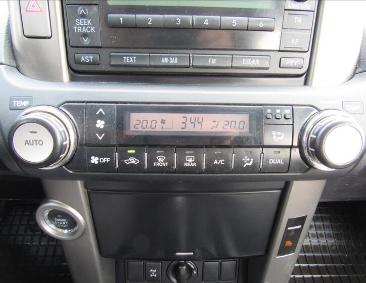 Toyota Land Cruiser 17