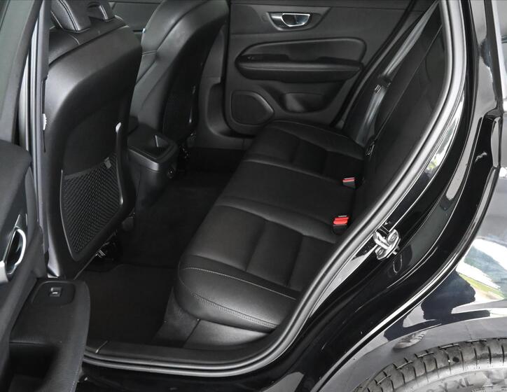 Volvo V60 10