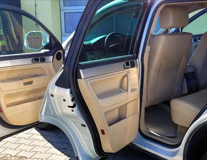 Volkswagen Touareg 15