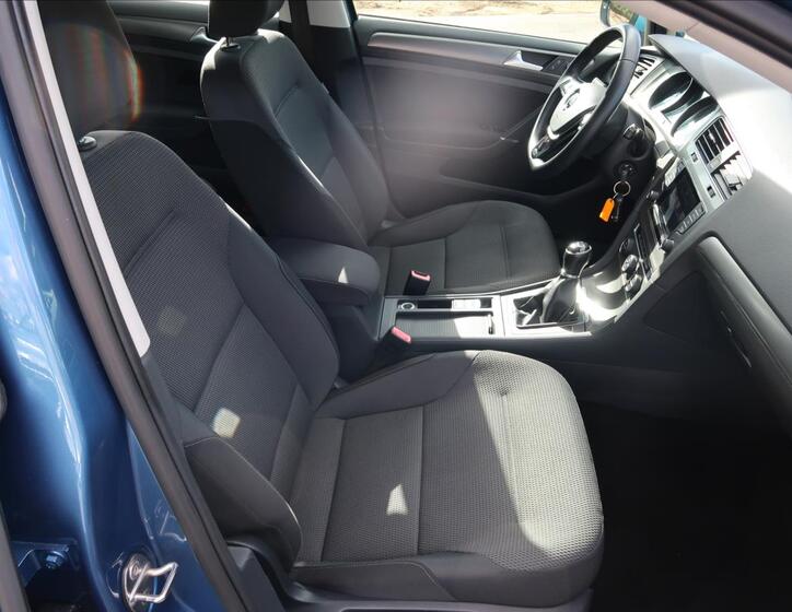 Volkswagen Golf 13