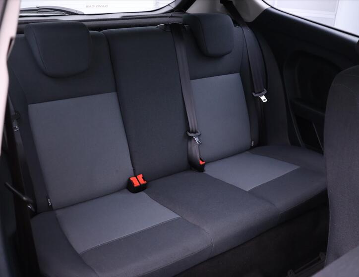 Ford Fiesta 12