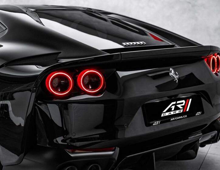 Ferrari 812 9