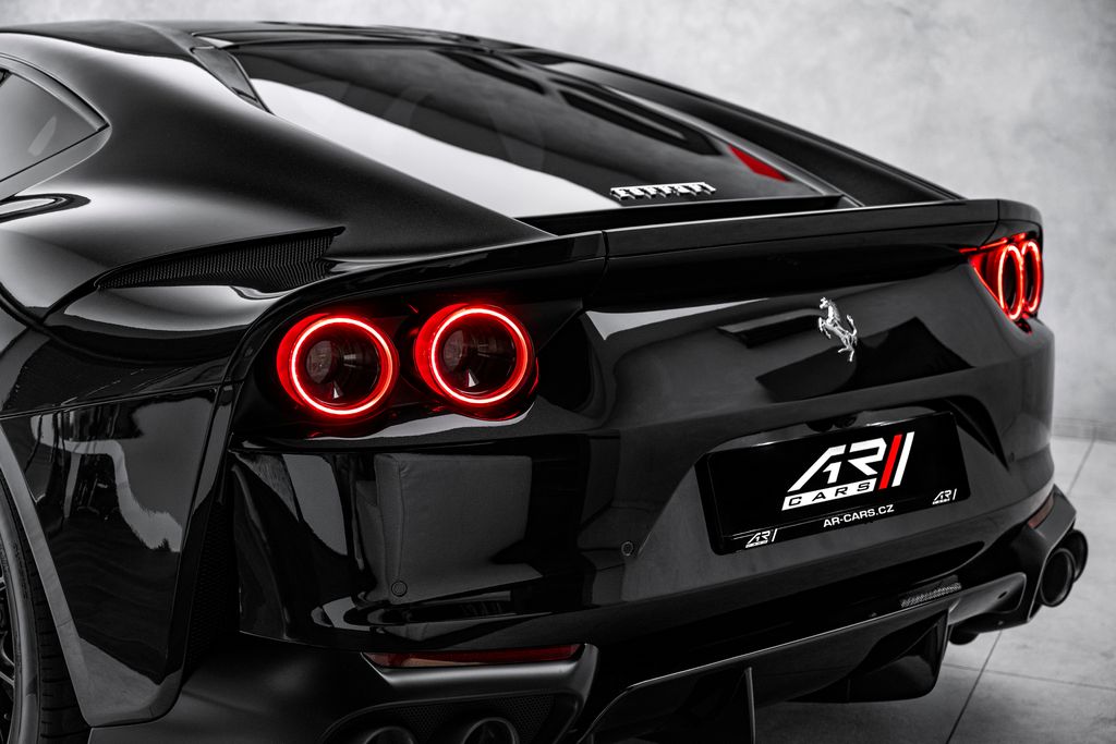 Ferrari 812