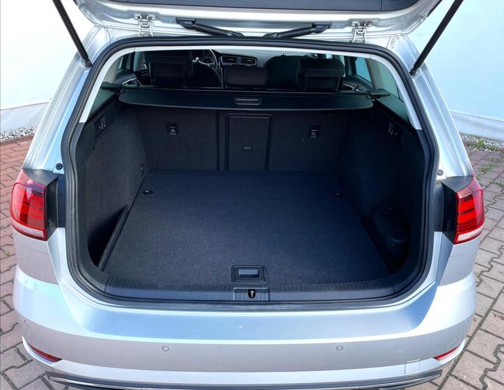 Volkswagen Golf 10