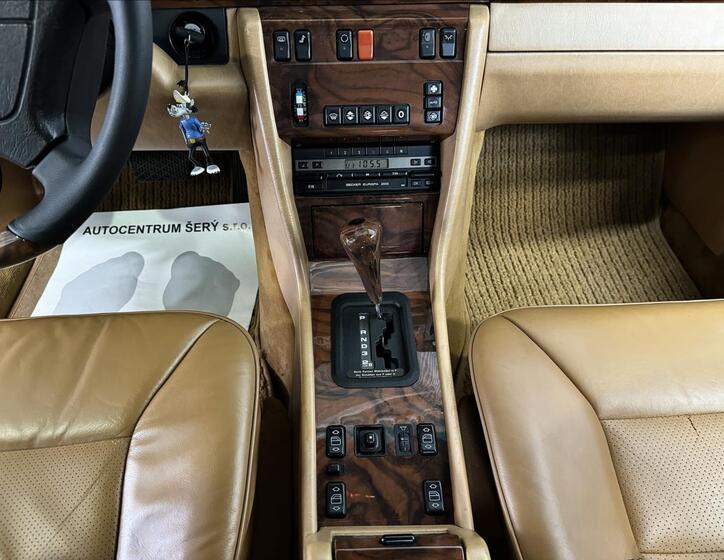Mercedes-Benz 124 22