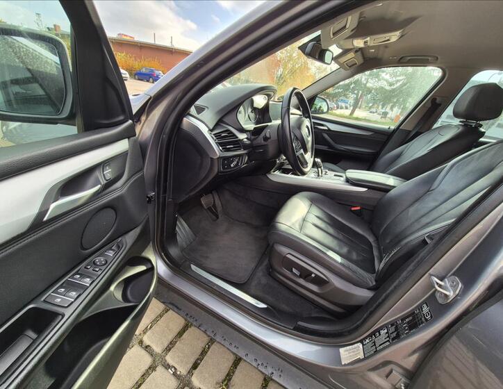 BMW X5 8