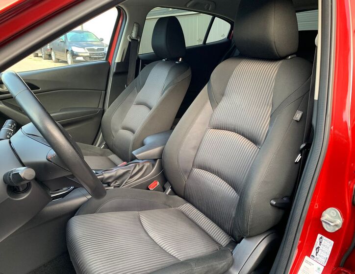 Mazda 3 16