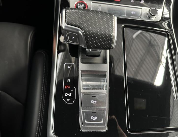 Audi SQ8 16