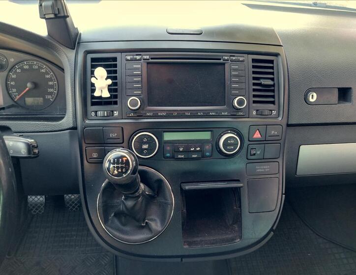 Volkswagen Multivan 12