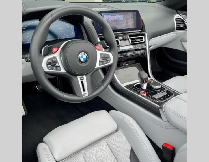 BMW M8 10