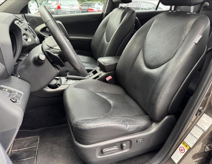 Toyota RAV4 30
