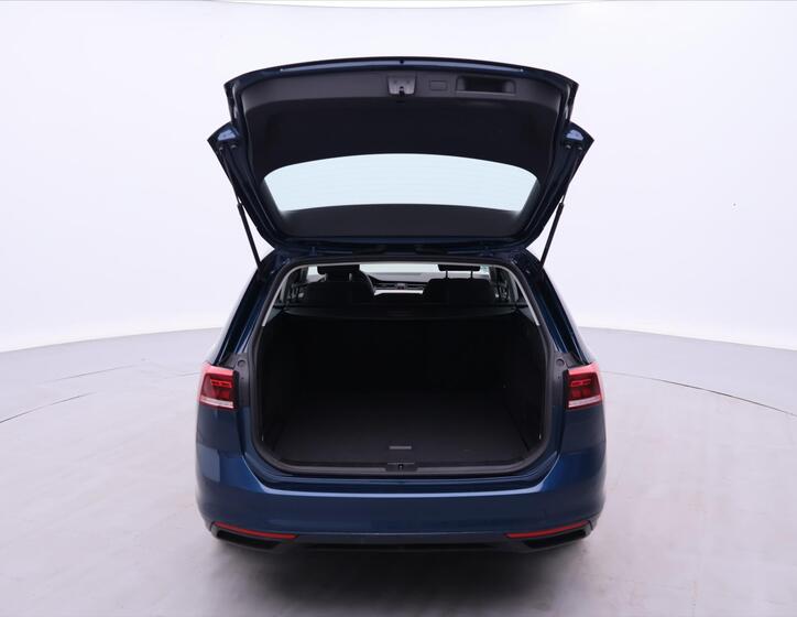 Volkswagen Passat 9