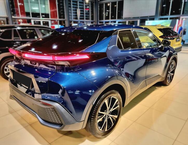 Toyota C-HR 7