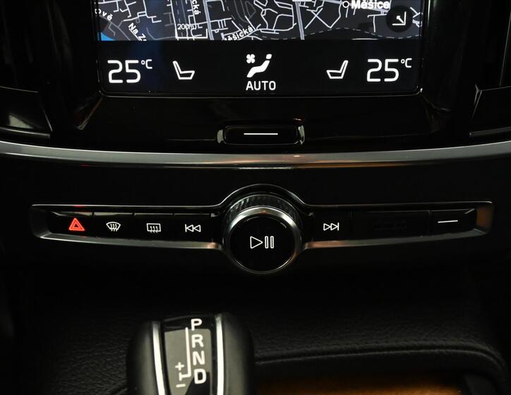 Volvo V90 23