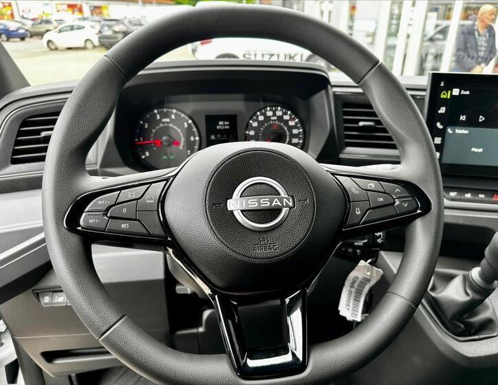Nissan Interstar 12