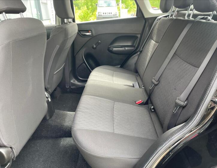 Suzuki Baleno 10