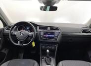 Volkswagen Tiguan 9